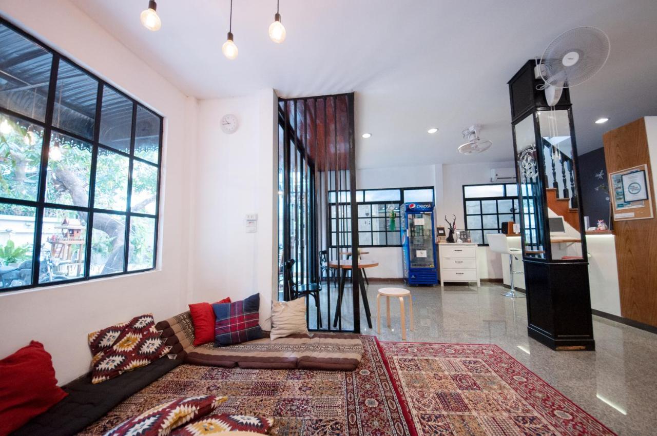 The Hidden House Albergue Bangkok Exterior foto
